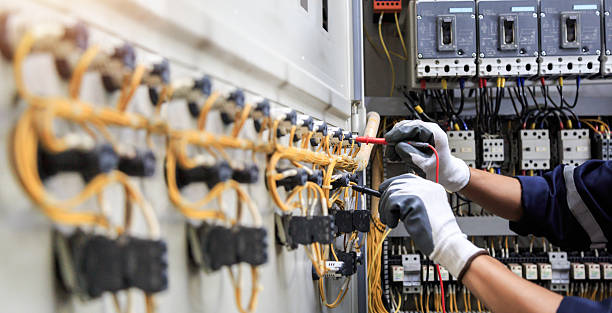 Professional Electrician technician working in Hebbronville, TX